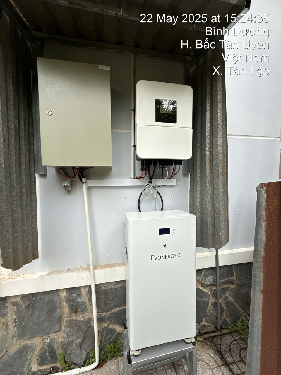 Lắp đặt hệ thống 8kw lưu trữ tại Tân uyên, Bình Dương
